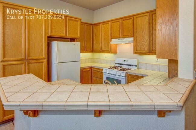 Building Photo - Spectacular property in Vallejo's Gated Ti...