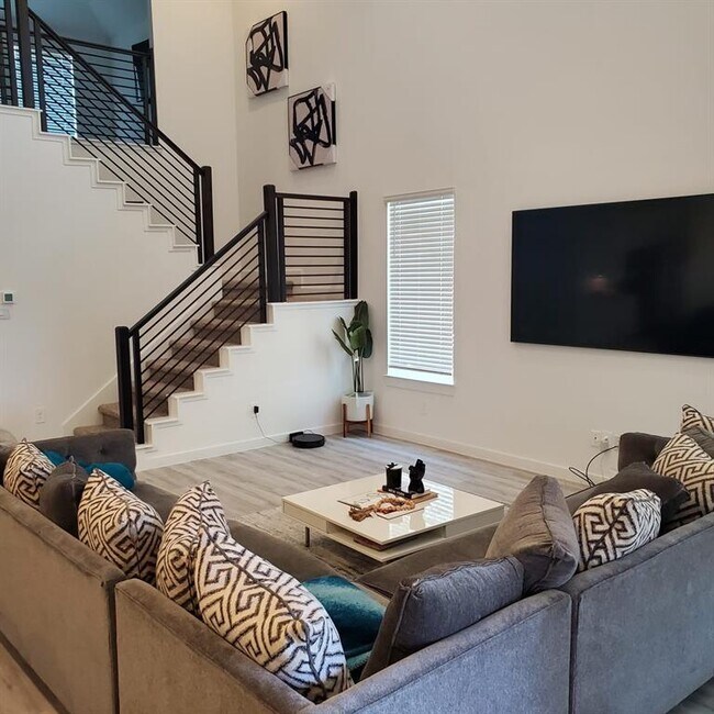 Building Photo - 4226 San Leo Ct