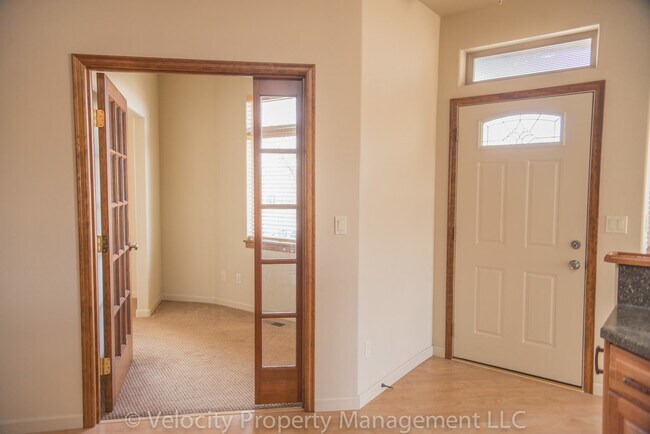 Building Photo - M129