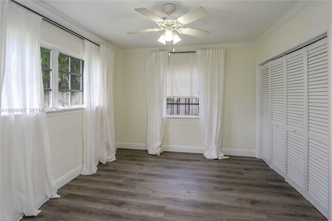 Building Photo - 8035 SW 63rd Pl