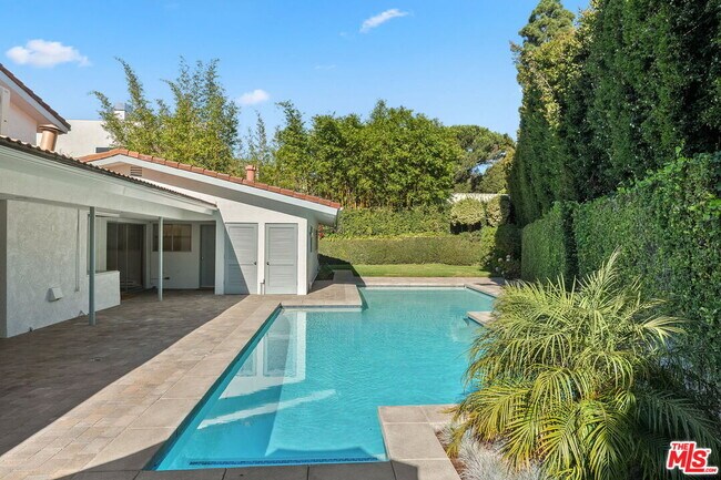 Building Photo - 650 N Tigertail Rd