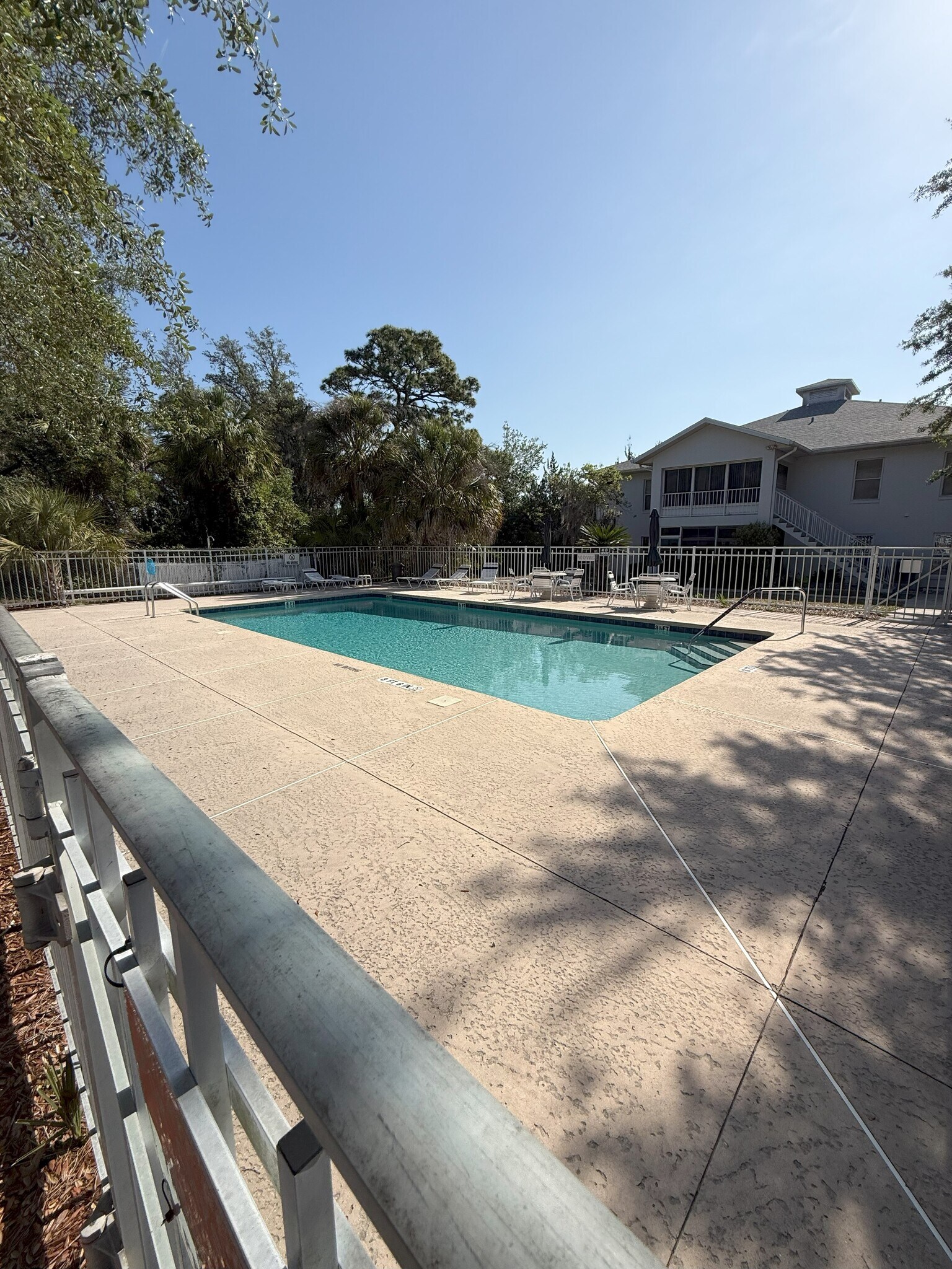 Building Photo - 853 SE Mayo Dr