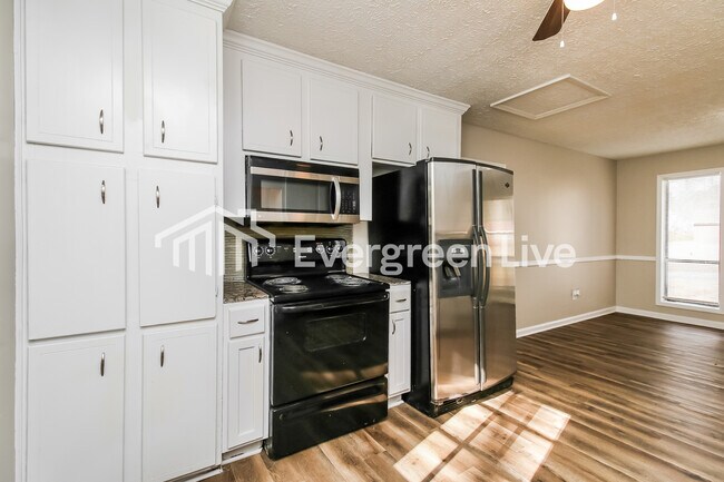 Building Photo - 104 Longstreet Cir