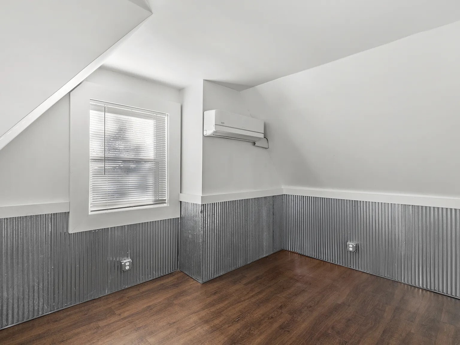 Building Photo - 6166 Crescent Ave