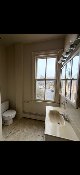 Building Photo - 313 North St