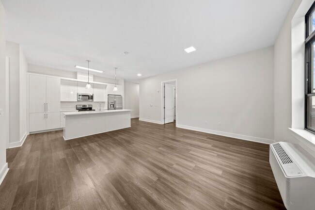 Building Photo - 121 34th St