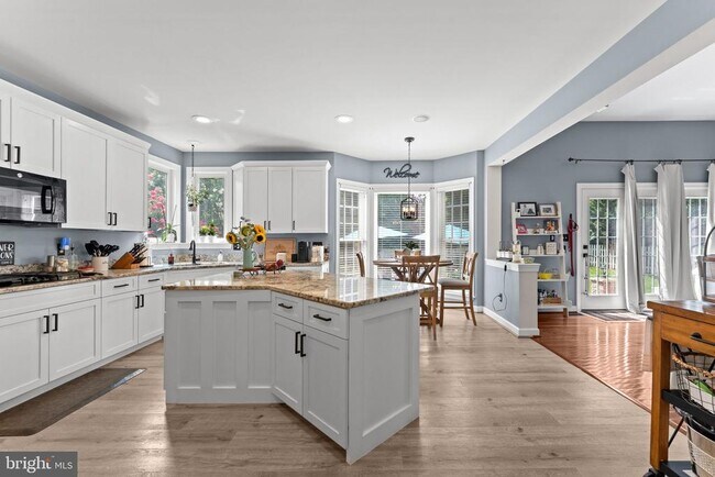 Building Photo - 43550 Riverpoint Dr