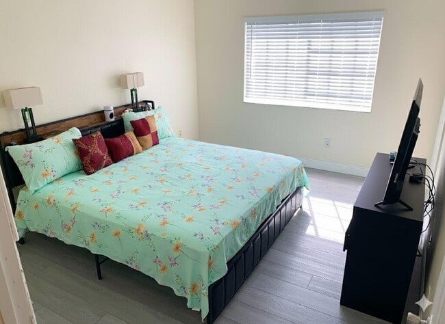 Building Photo - 2007 Nassau Dr