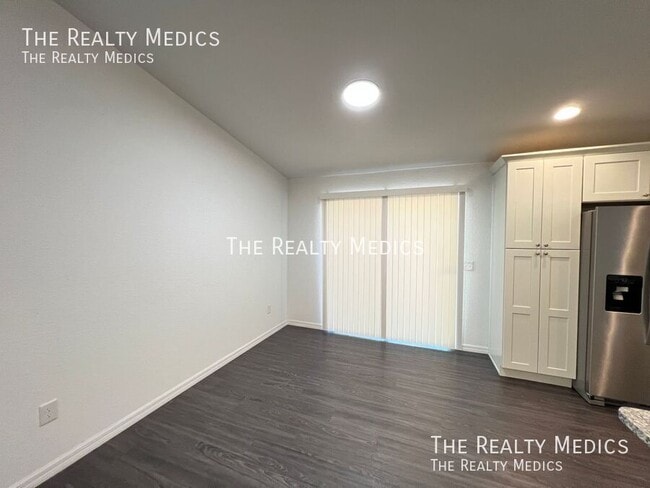 Building Photo - 111 Fisher Rd