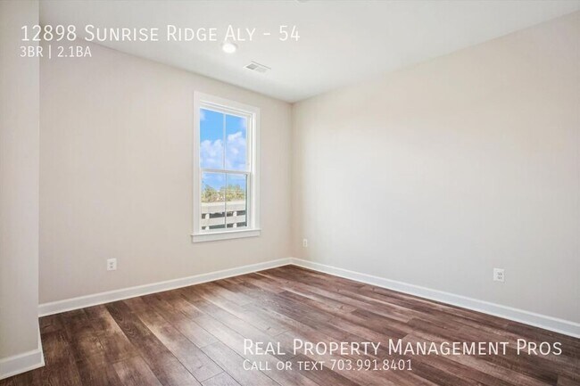 Building Photo - 12898 Sunrise Ridge Aly