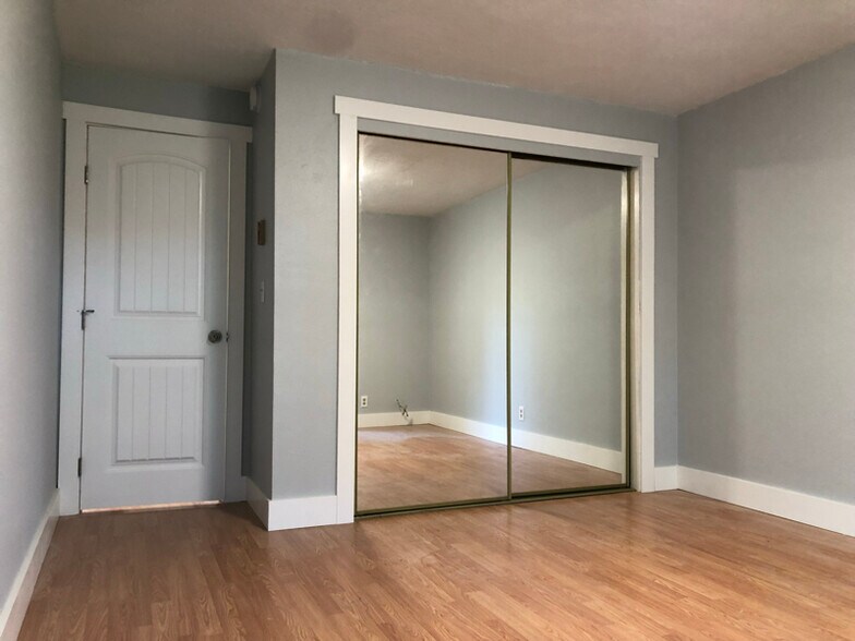 Building Photo - 525 Cinderella Loop