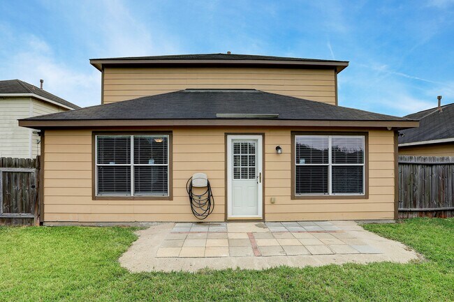 Building Photo - 223 Sunset Colony Dr