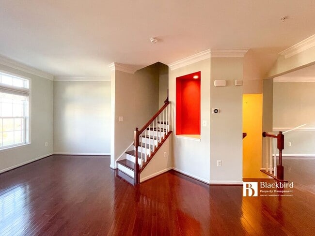 Building Photo - 3815 Hansberry Ct NE