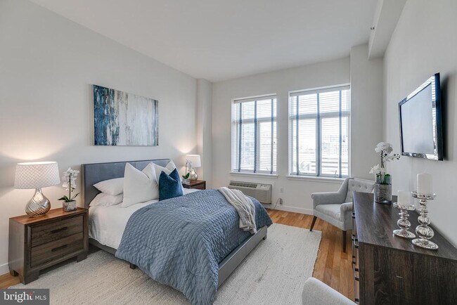 Building Photo - 1900 Hamilton St