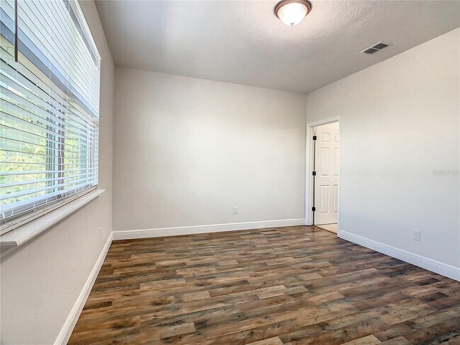 Building Photo - 8917 Blue Mesa Dr