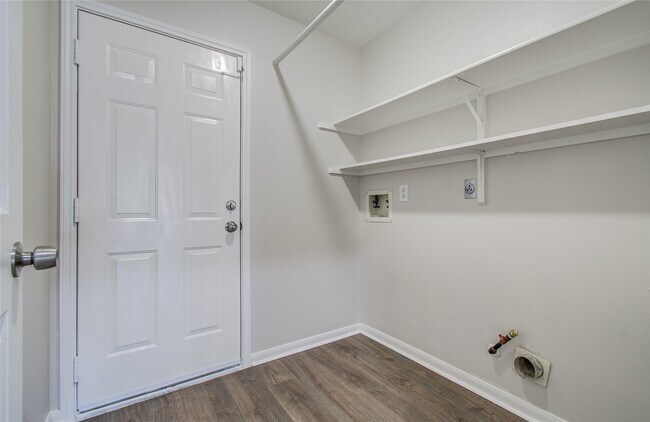 Building Photo - 16218 Hilton Head Ln