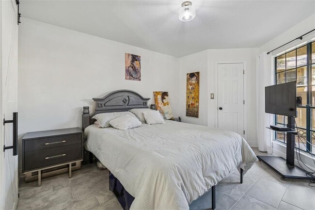 Building Photo - 8742 Mallard Reserve Dr