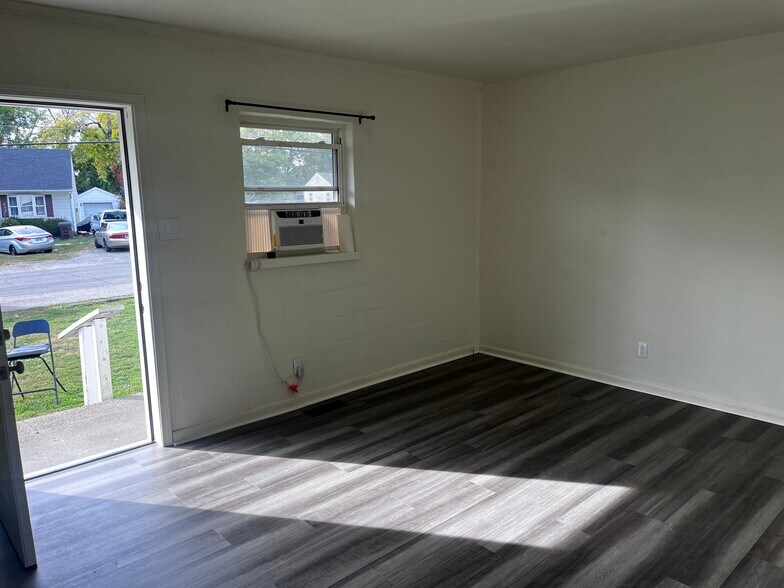 Building Photo - 2209 -2215 Highland Street