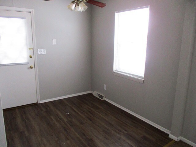 Building Photo - 107 W Shelbourne Dr