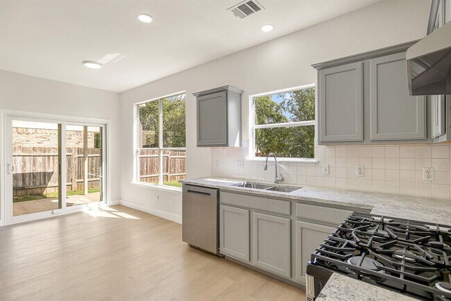 Building Photo - 3600 Texas Topaz Dr