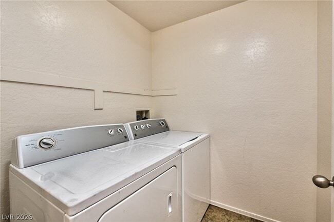 Building Photo - 8940 W Marmo Ave
