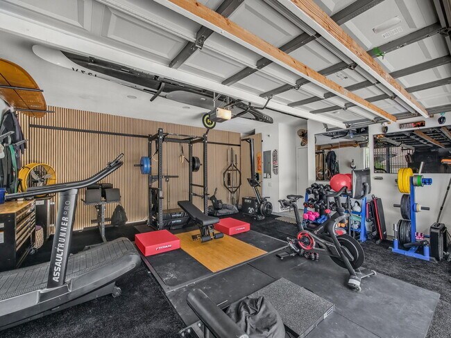 Building Photo - 6017 Newport Village Way