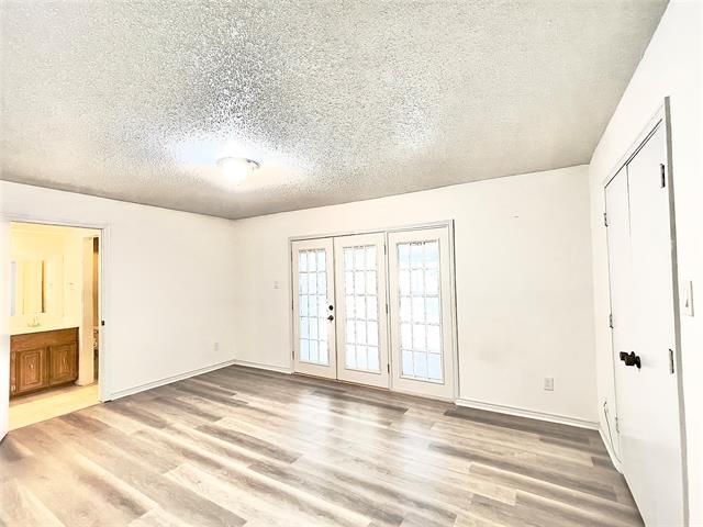 Building Photo - 3119 Lakeside Dr