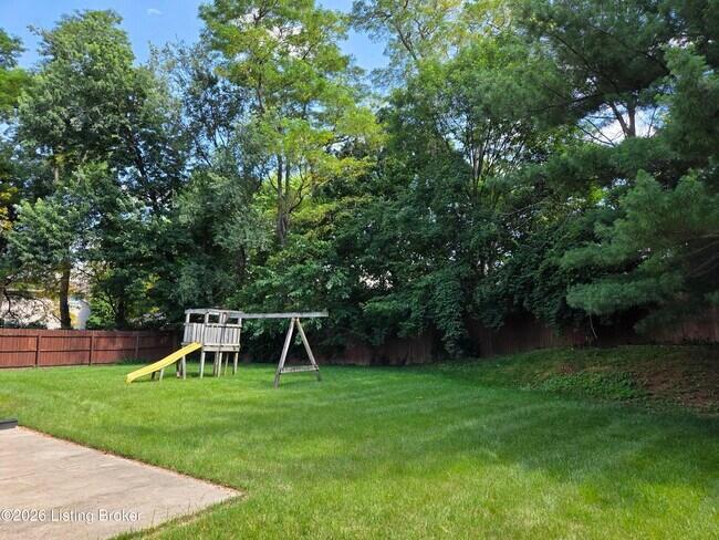 Building Photo - 4204 Holly Tree Dr