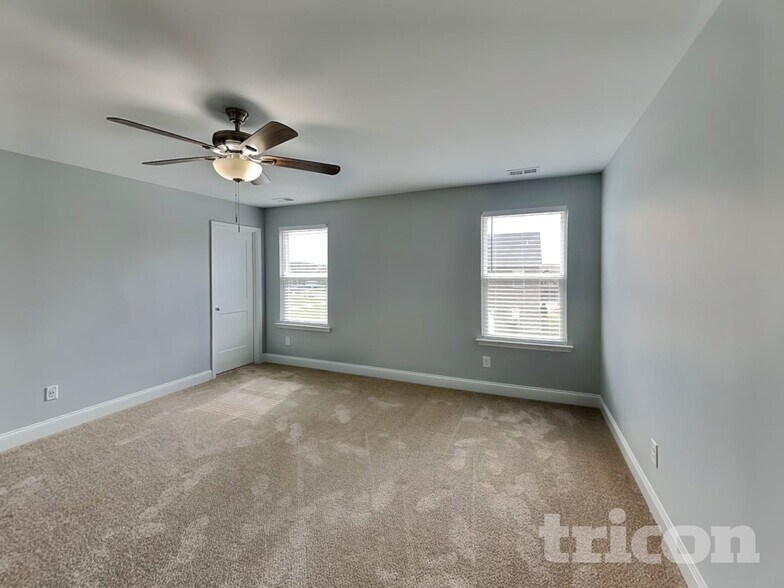 Building Photo - 311 Cloverbrook Way