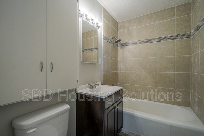 Building Photo - 5405 Woodson Rd
