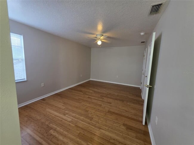 Building Photo - 2419 Fan Palm Dr