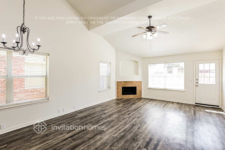 Building Photo - 16523 Bristle Creek Dr