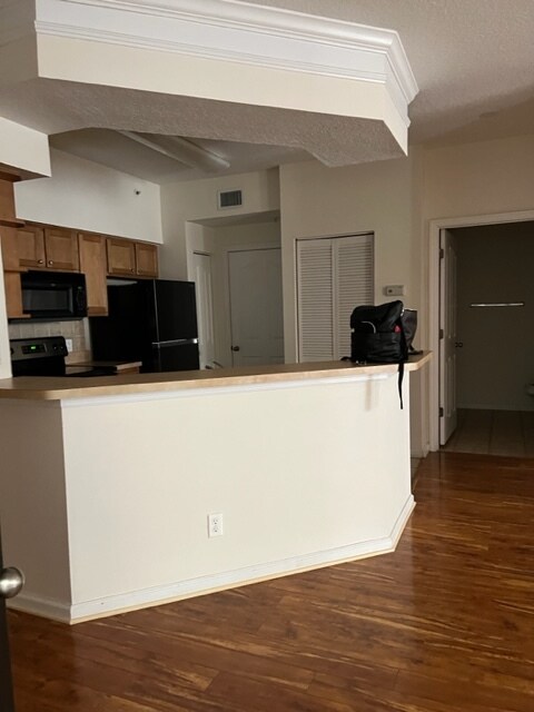 Building Photo - 9857 Baywinds Dr