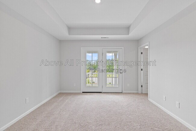 Building Photo - 204 White Oak Gdn Wy