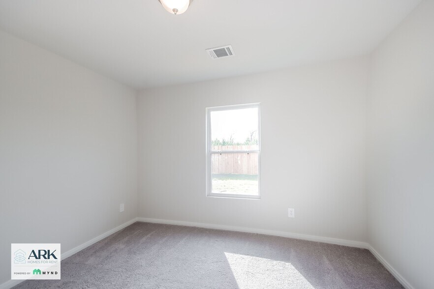Building Photo - 15520 Briar Forest Dr