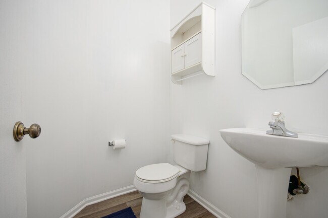 Building Photo - 2976 White Thorn Cir