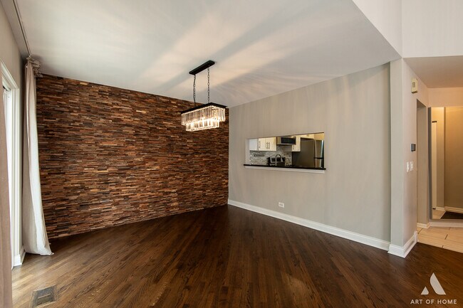 Building Photo - 115 Old Oak Ct E