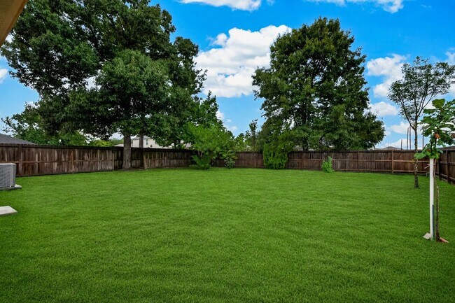 Building Photo - 16299 Hidden Deer Ln