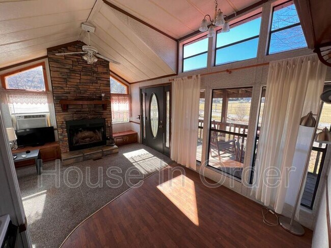 Building Photo - 127 Crider Cir