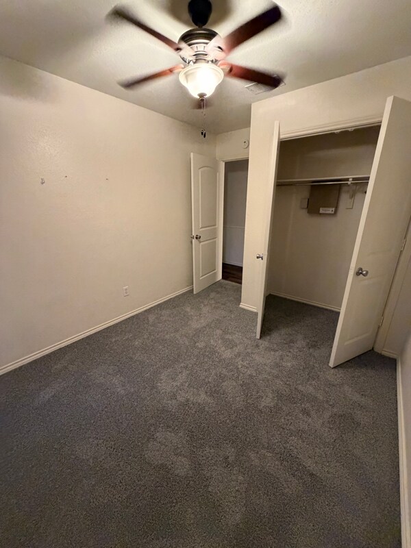 Building Photo - 903 Teakwood Ln