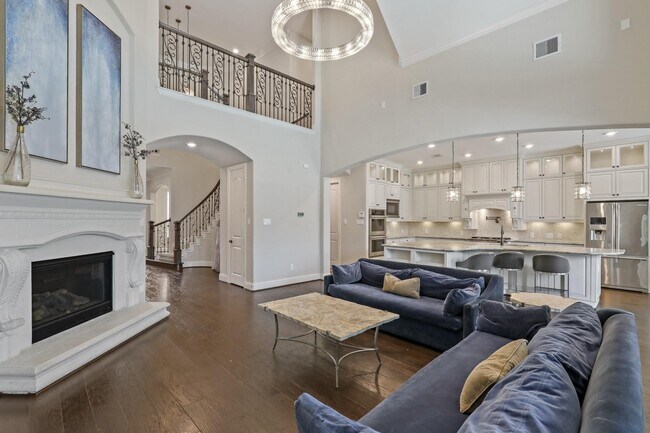 Building Photo - 5730 Balcones Ridge Ln