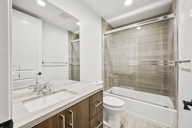 Building Photo - 342 Myrtle St