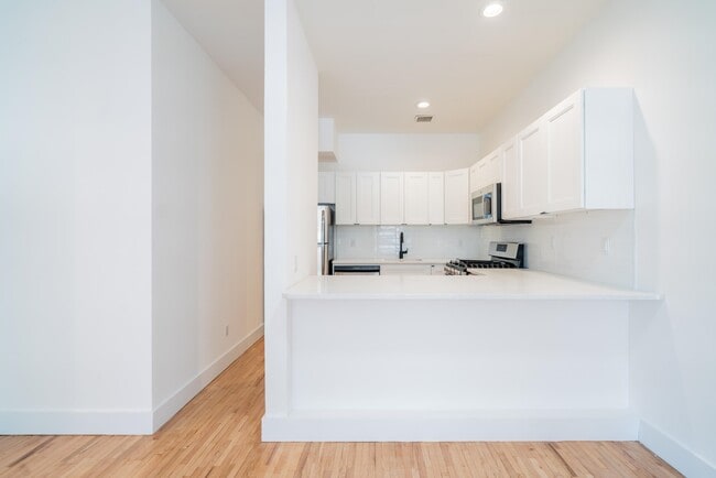 Building Photo - 1200 Washington St