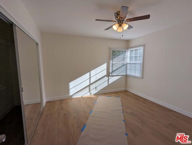 Building Photo - 3966 S Victoria Ave