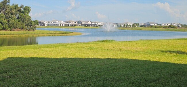 Building Photo - 2625 Waterfront Cir