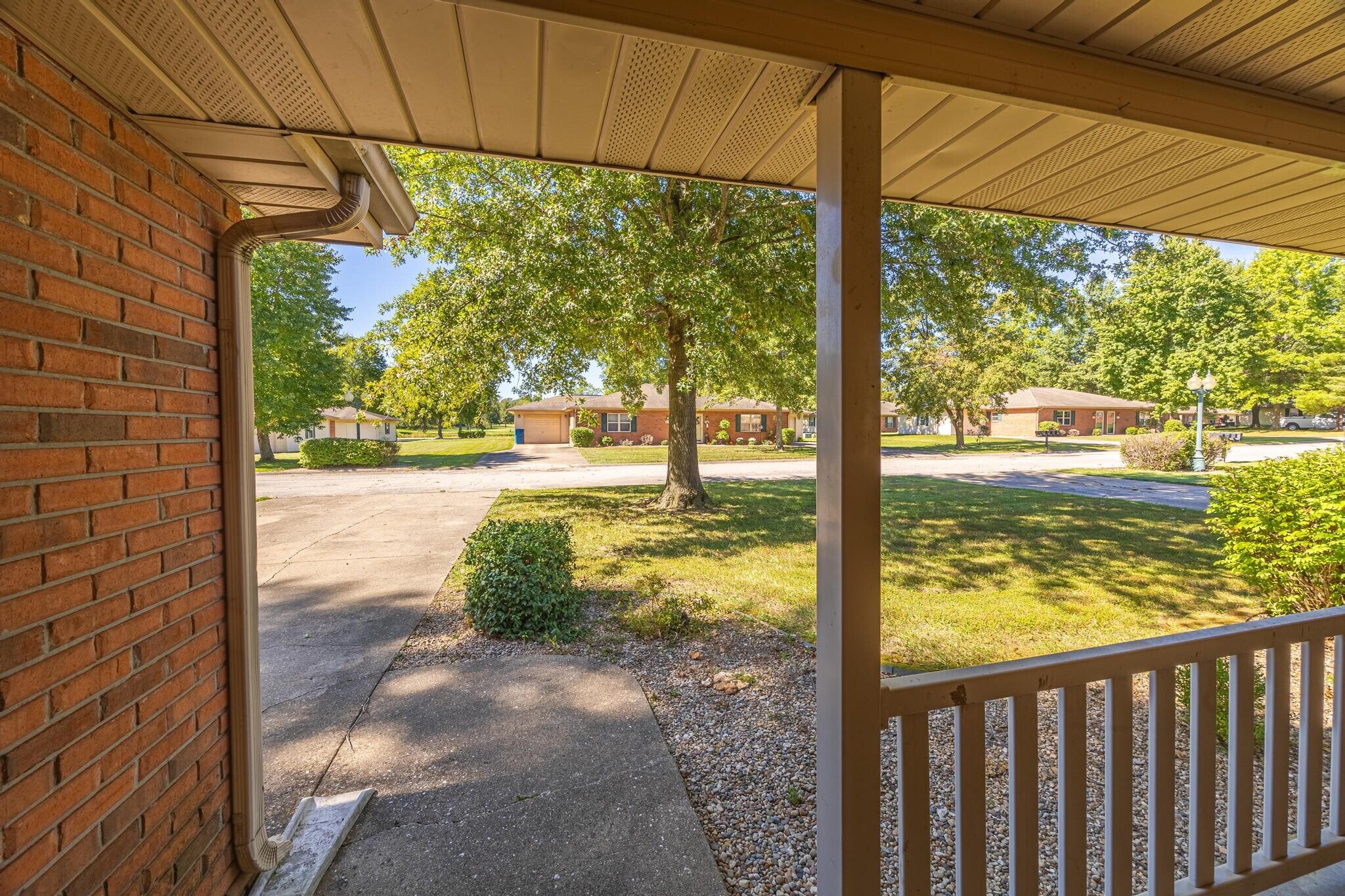 Building Photo - 10896 Oak Blvd