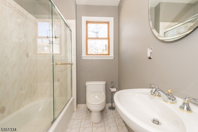 Building Photo - 53 Laurel Dr