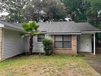 Building Photo - 6204 Forest Pines Dr