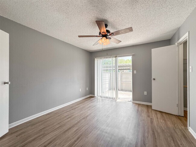 Building Photo - 260 El Dorado Blvd