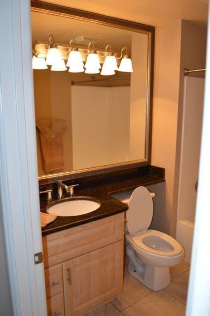 Building Photo - Meridian TOP FLOOR Luxury Condo with Strip...